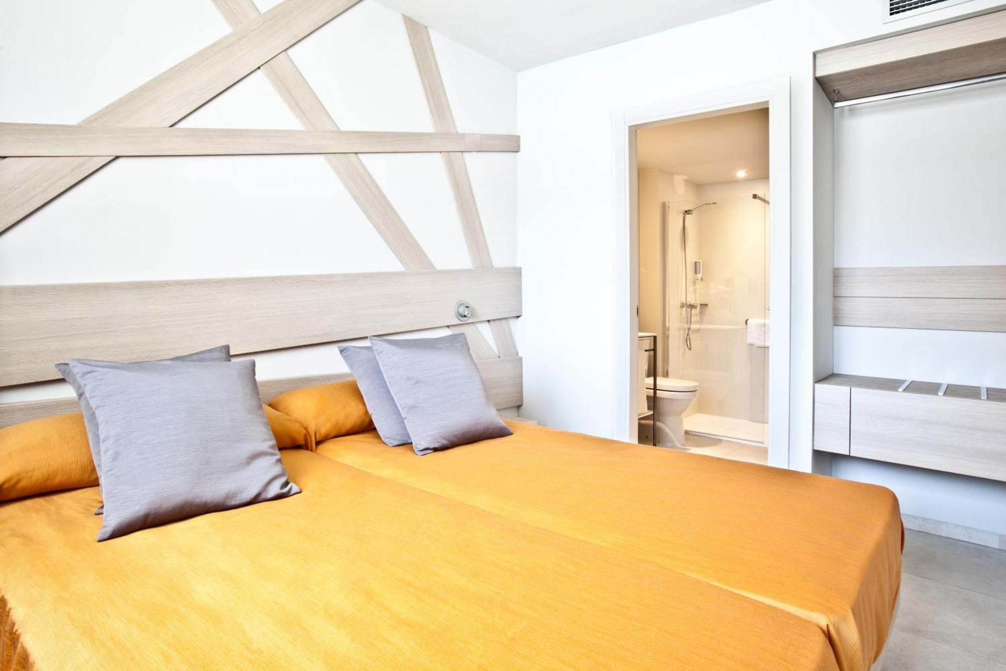 Ryans Ibiza Apartments - Only Adults Oda fotoğraf