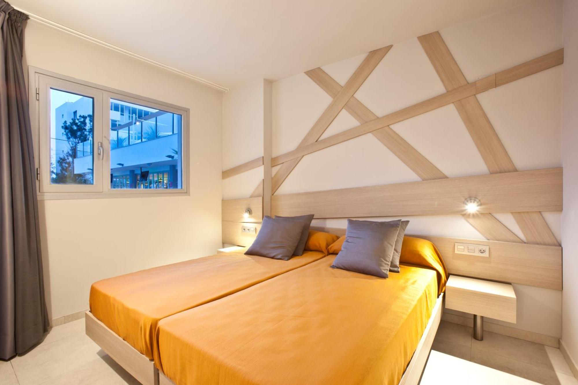 Ryans Ibiza Apartments - Only Adults Oda fotoğraf